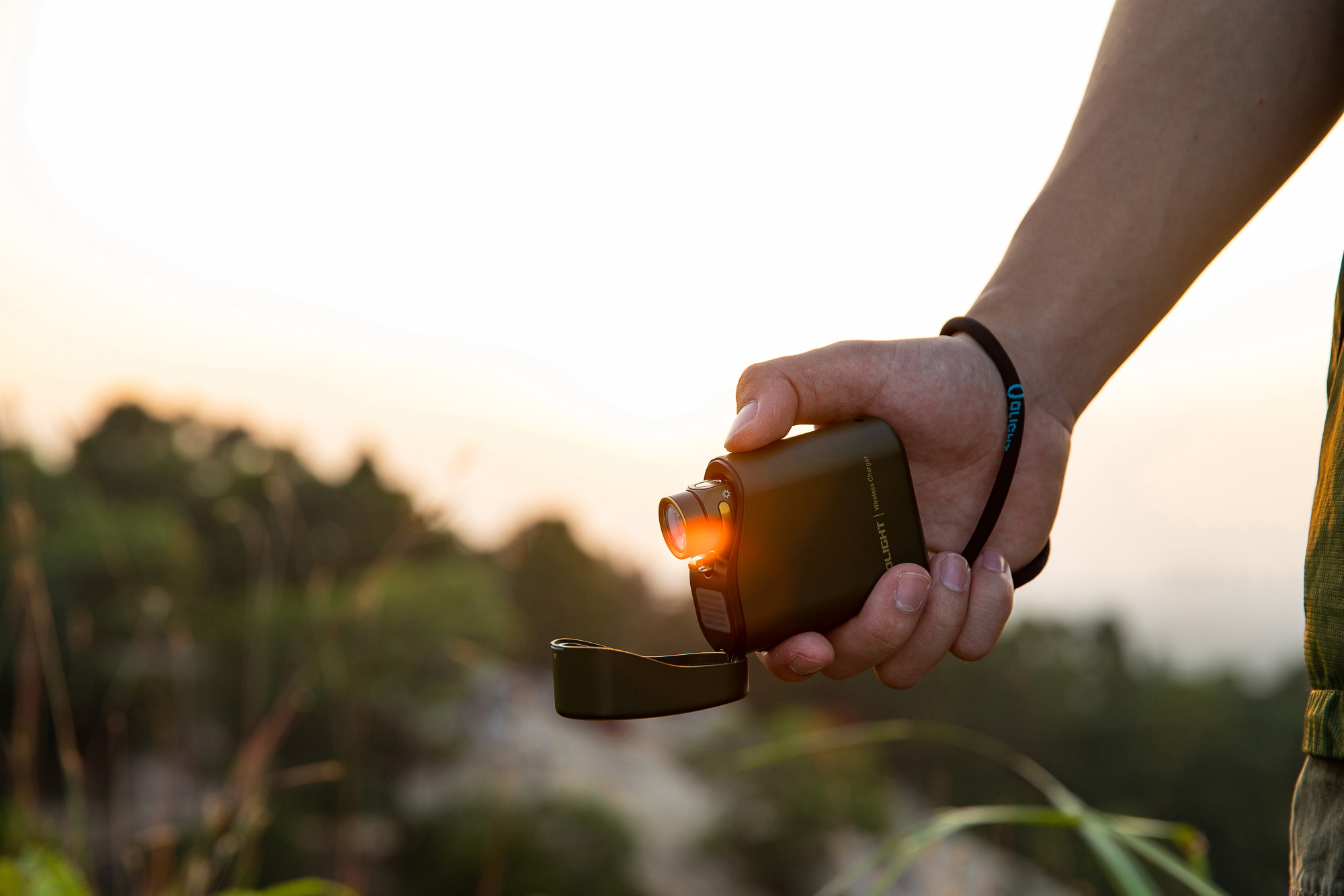 baton 4 premium edition in the hand