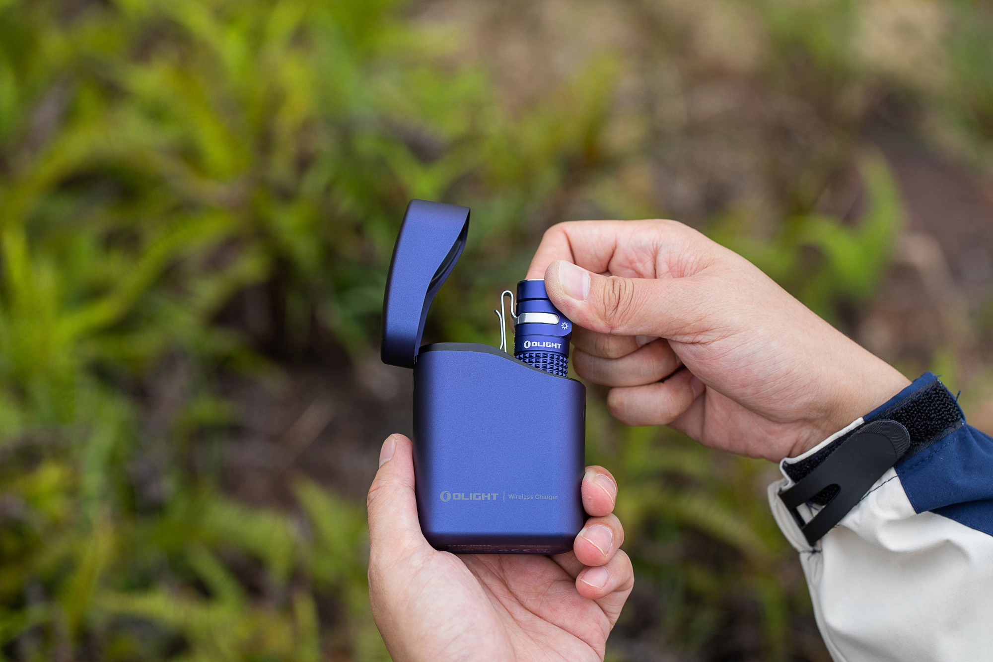 baton 4 with charging case